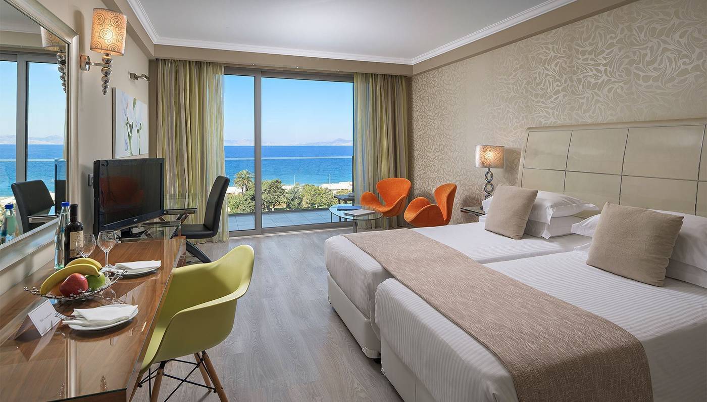 Atrium-Platinum-Luxury-Resort---Spa-Room-10