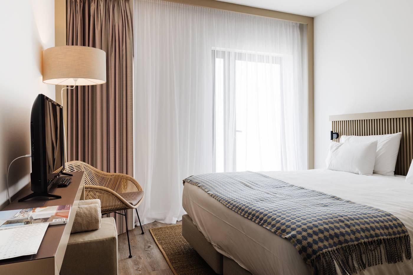 Memmo-Baleeira-Hotel-Room-17