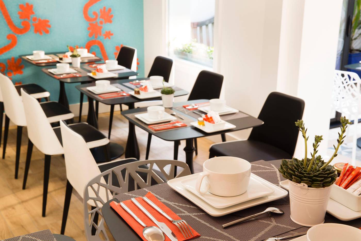 Elysees-8-Restaurant-17