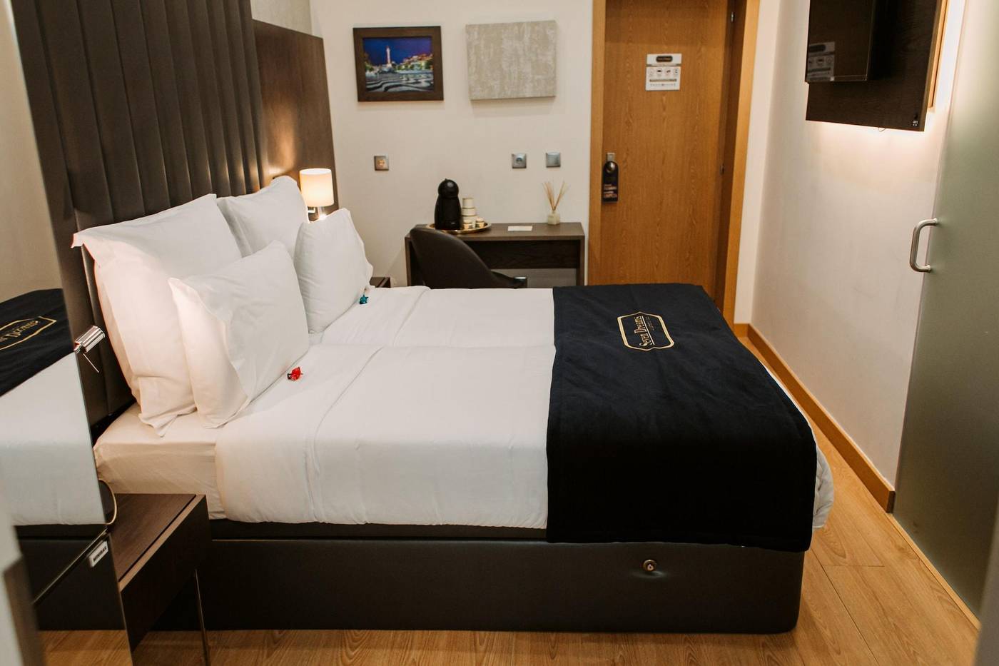 Seven-Dreams-Suites-Room-16