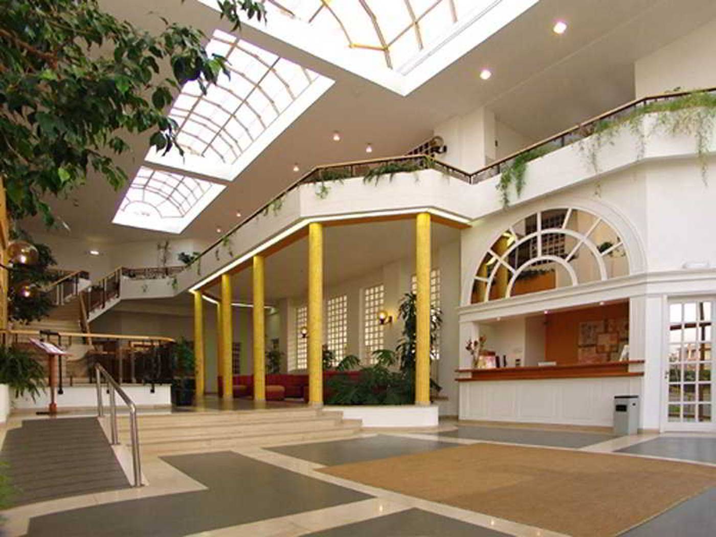 Clube-Hotel-Apartamento-do-Algarve-Lobby-10