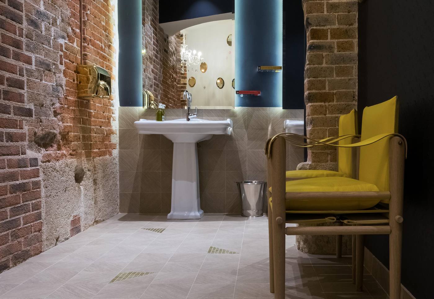 Hotel-34B-Astotel-Lobby-12