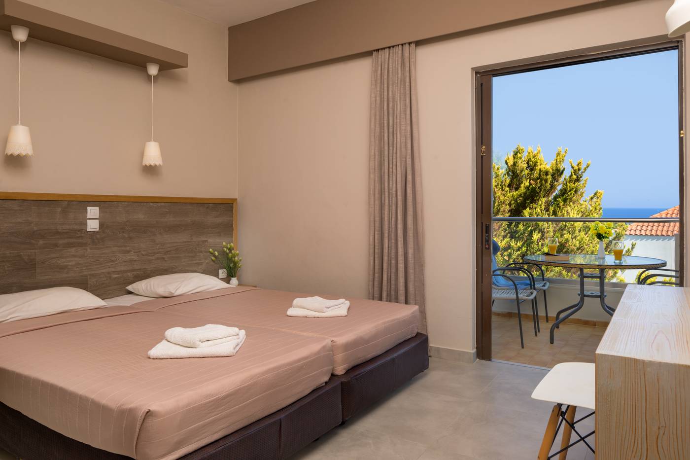 Nireas-Hotel-Room-39