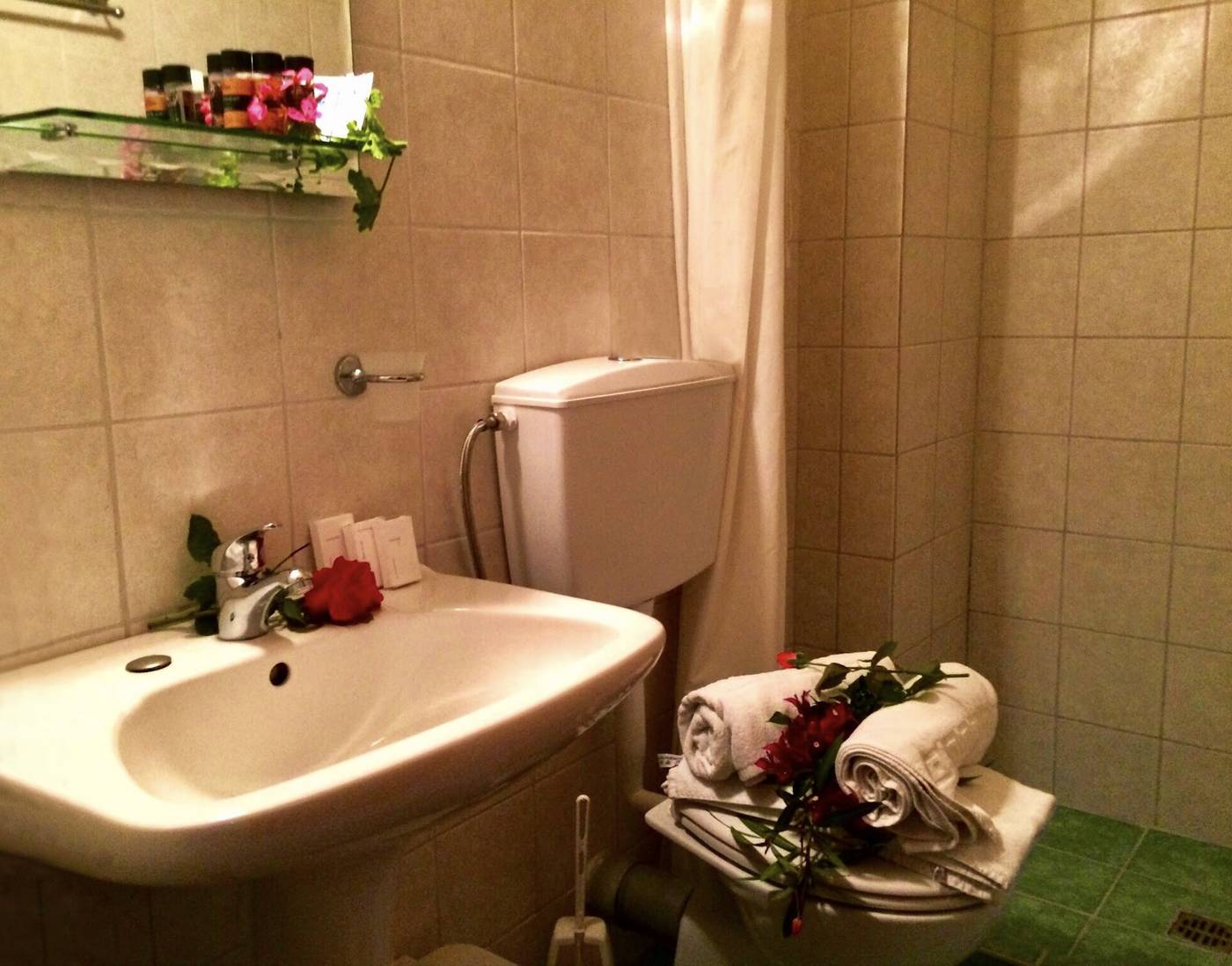 Bruskos-Hotel-and-Suites-General-view-37