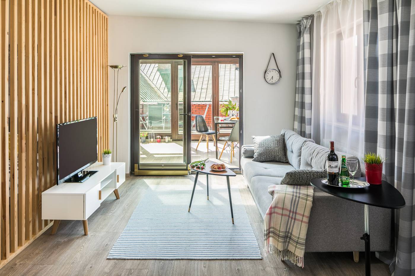 7-Koron-Apartments-Room-3