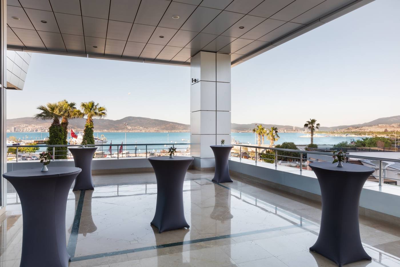 Wyndham-Grand-Izmir-Ozdilek-Terrace-9