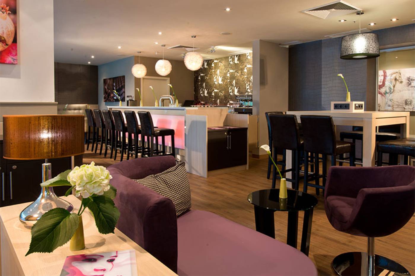 Leonardo-Royal-Hotel-Koeln-Am-Stadtwald-Bar-15