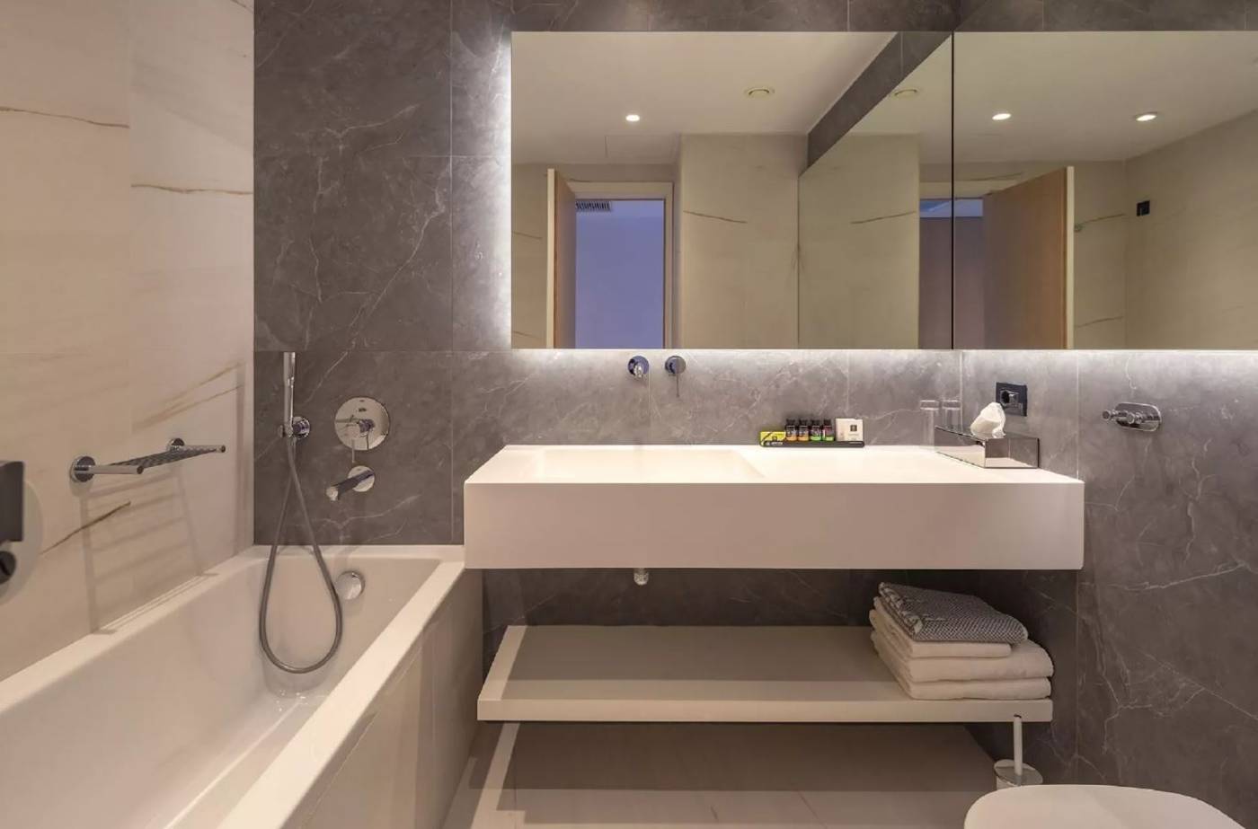 Skiathos-Palace-Hotel-Room-40