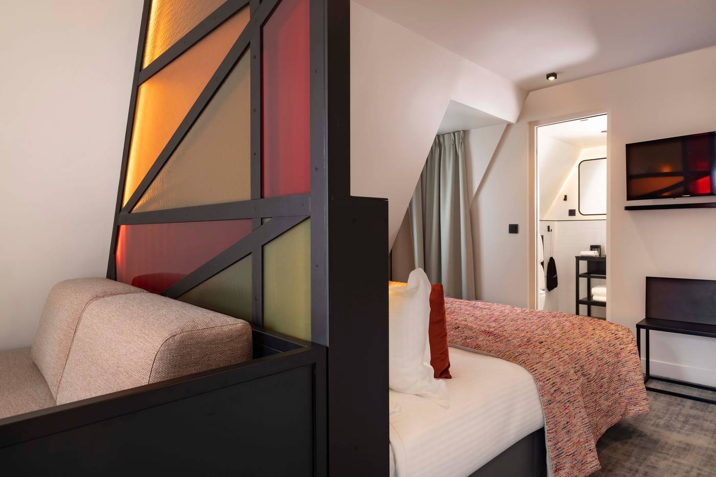 Hotel-Le-12-Room-18