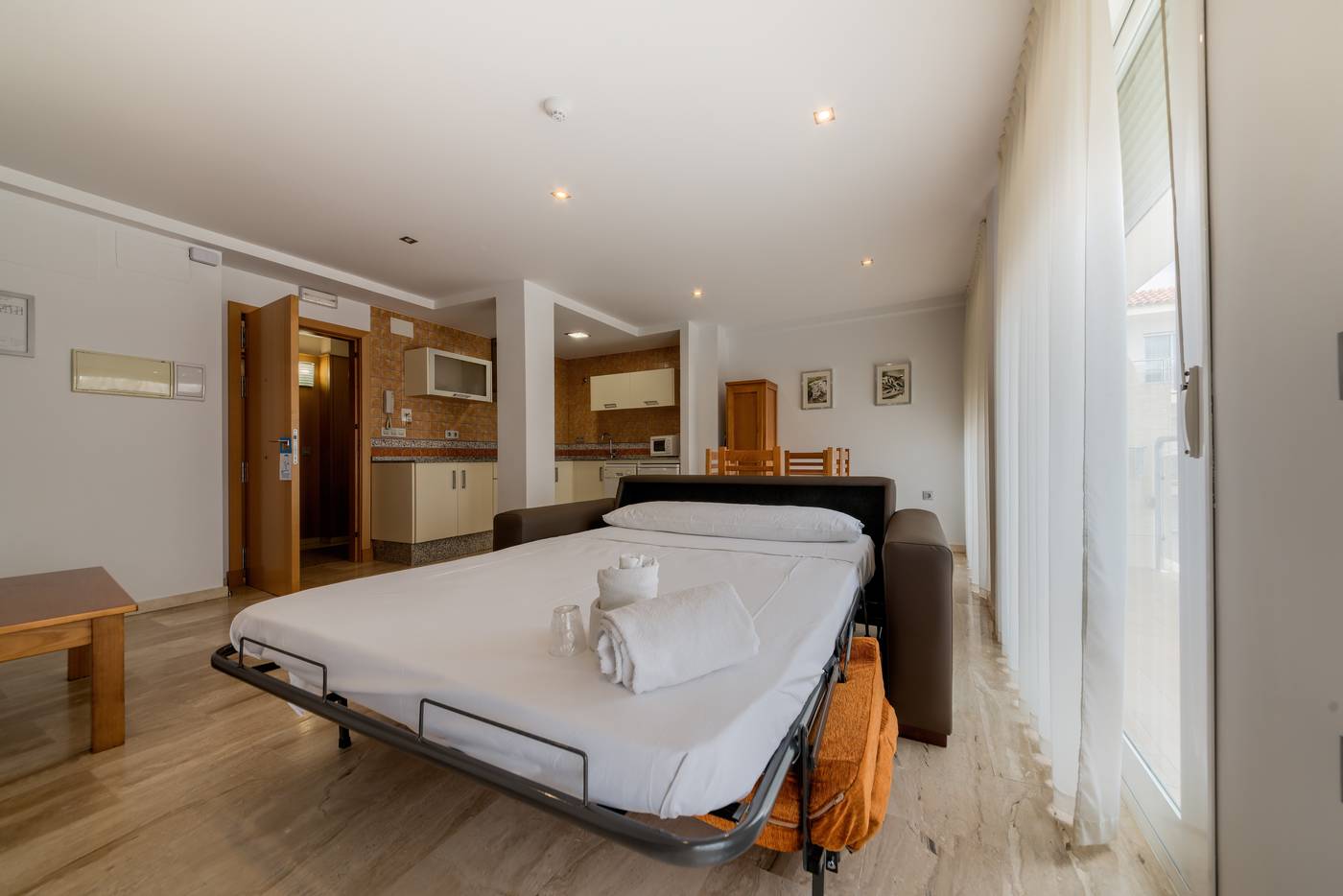 Loto-Conil-Apartamentos-Room-27