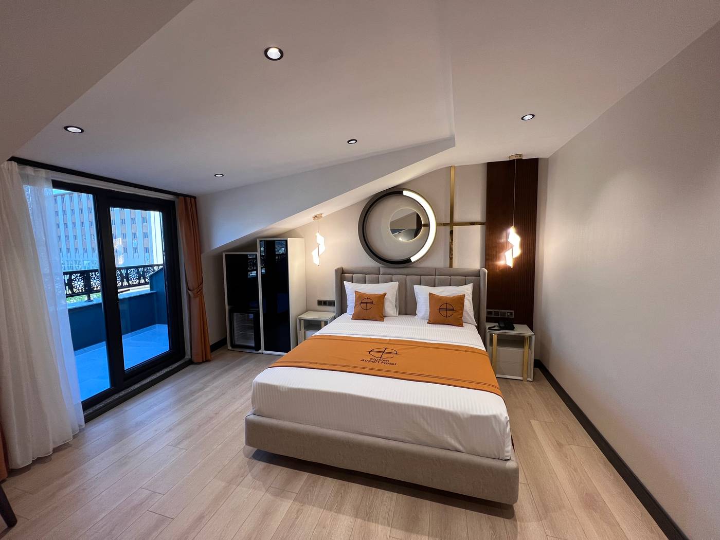 Elysian-Airport-Hotel-Room-17