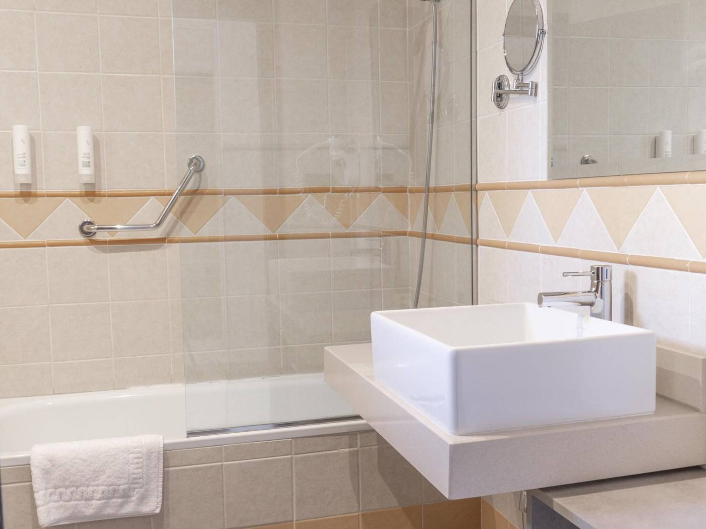 Hotel-Plaza-del-Castillo-Room-42