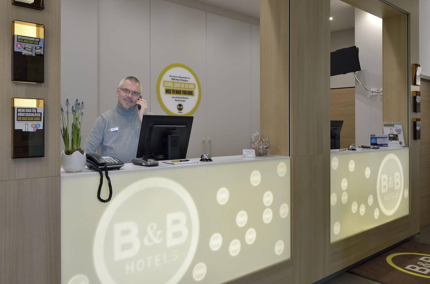 B-B-Hotel-Potsdam-Lobby-11