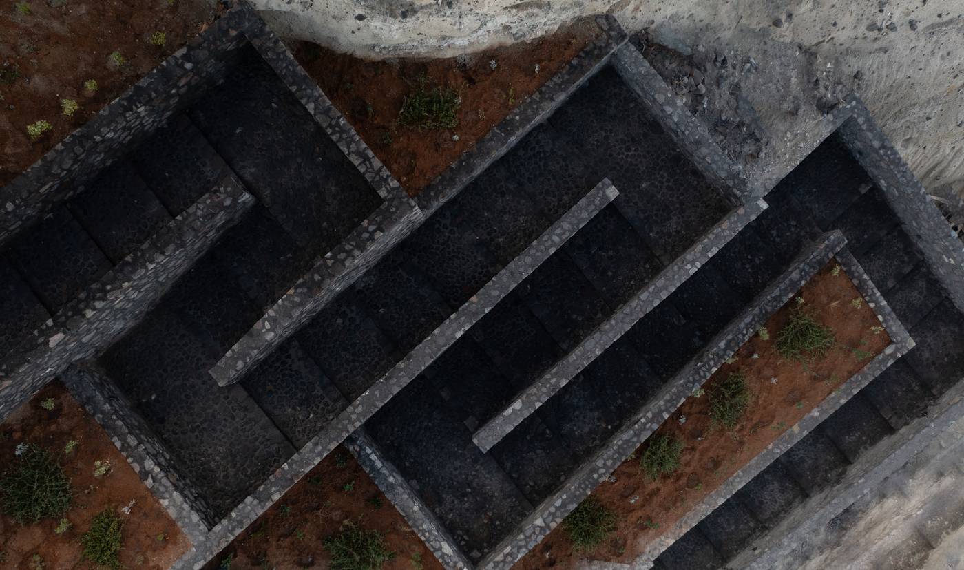 Santo Mine Oia Suites