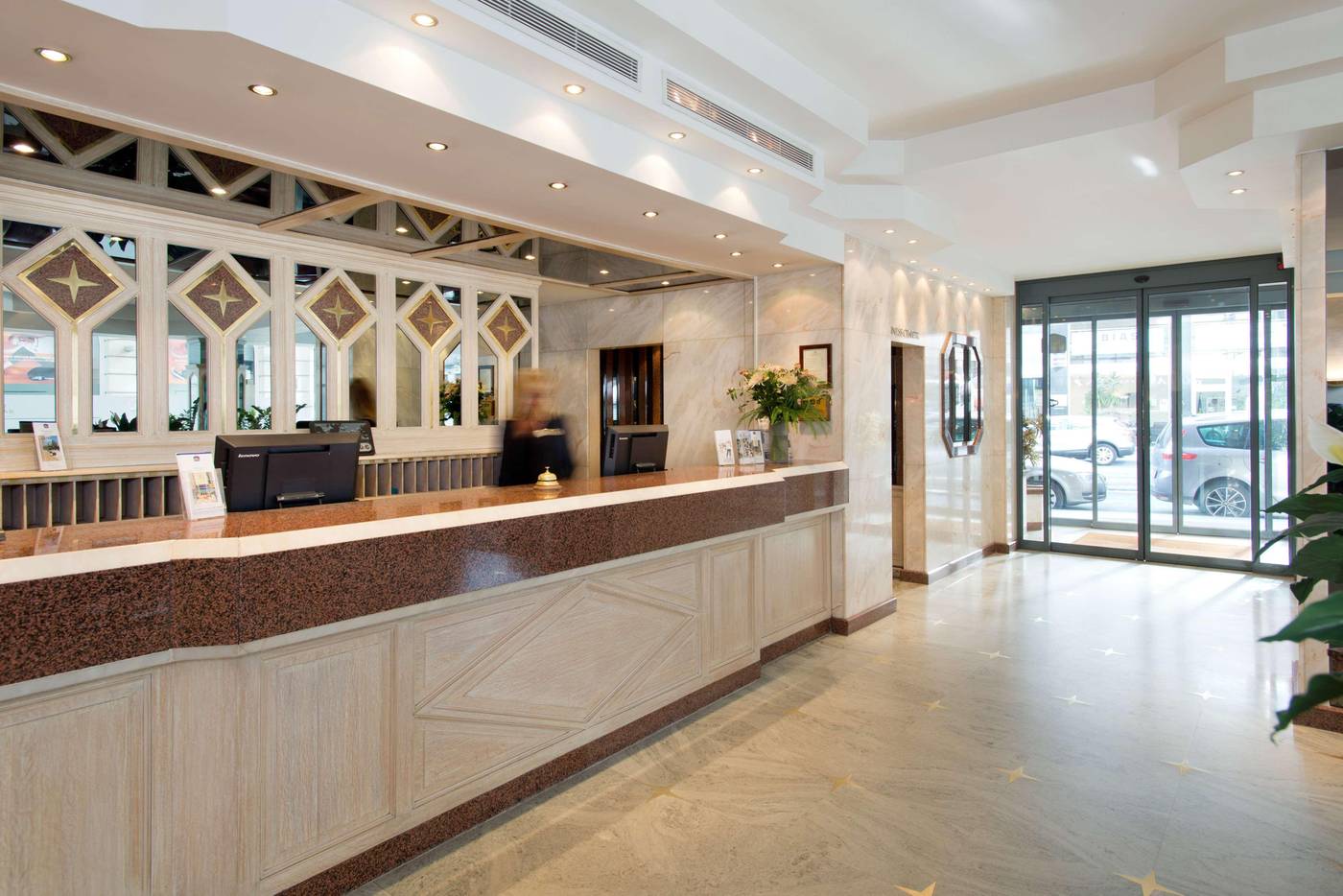 Best-Western-Hotel-Royal-Centre-Lobby-12