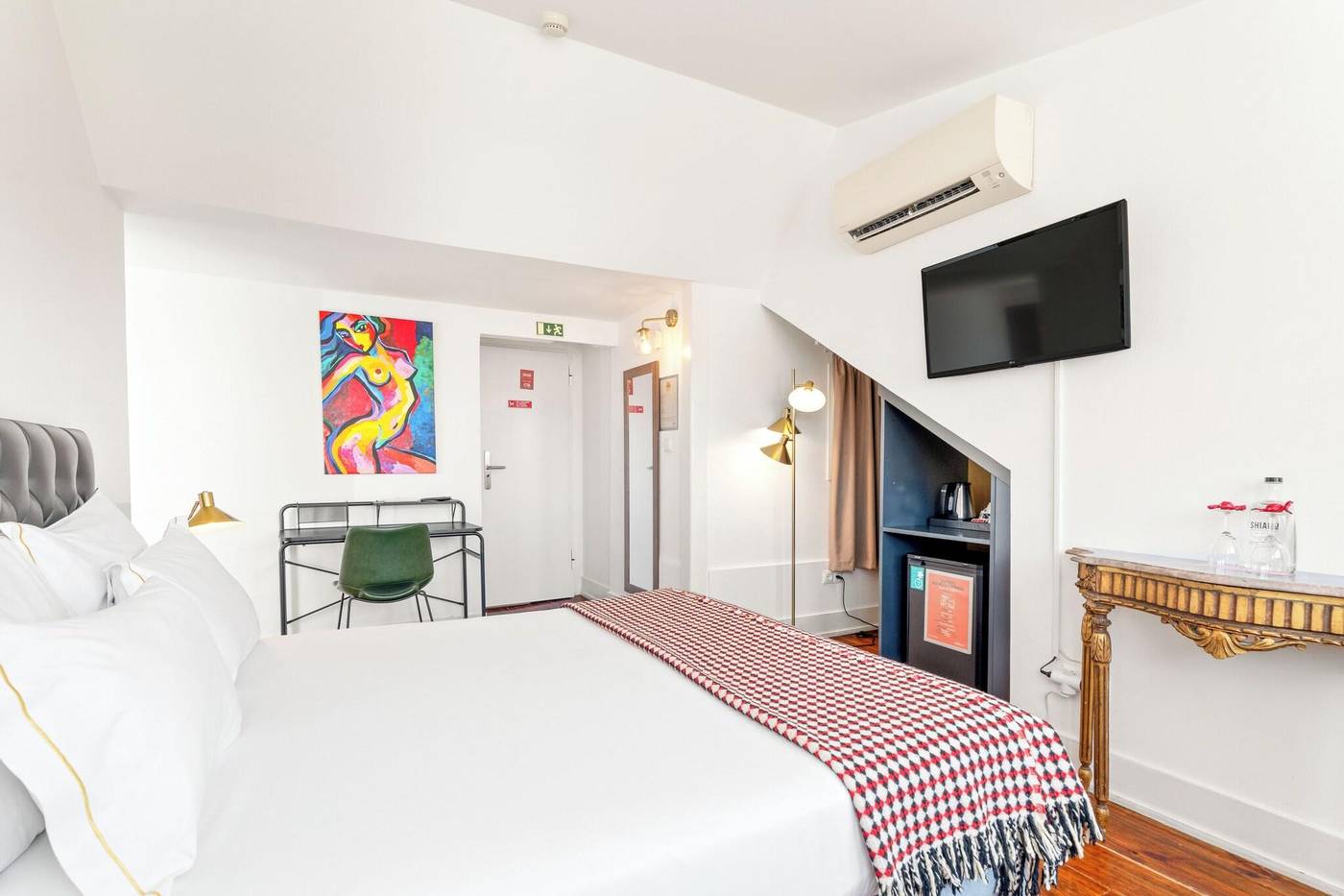 Casa-Do-Jasmim-By-Shiadu-Room-39