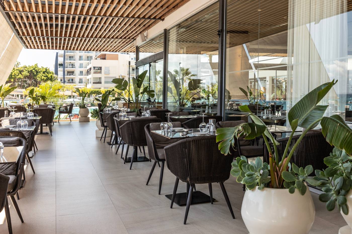 Royal-Apollonia-by-Louis-Hotels-Restaurant-54