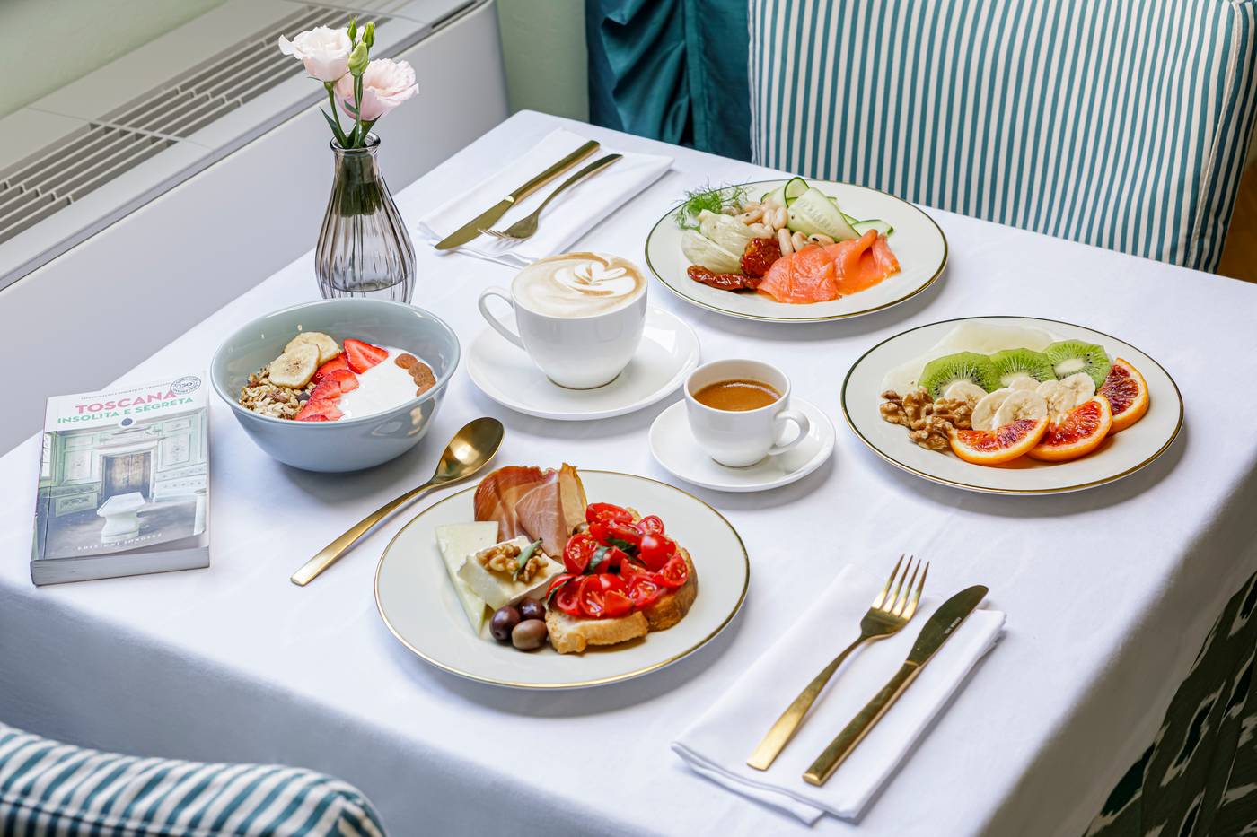 Room-Mate-Isabella-General-view-56