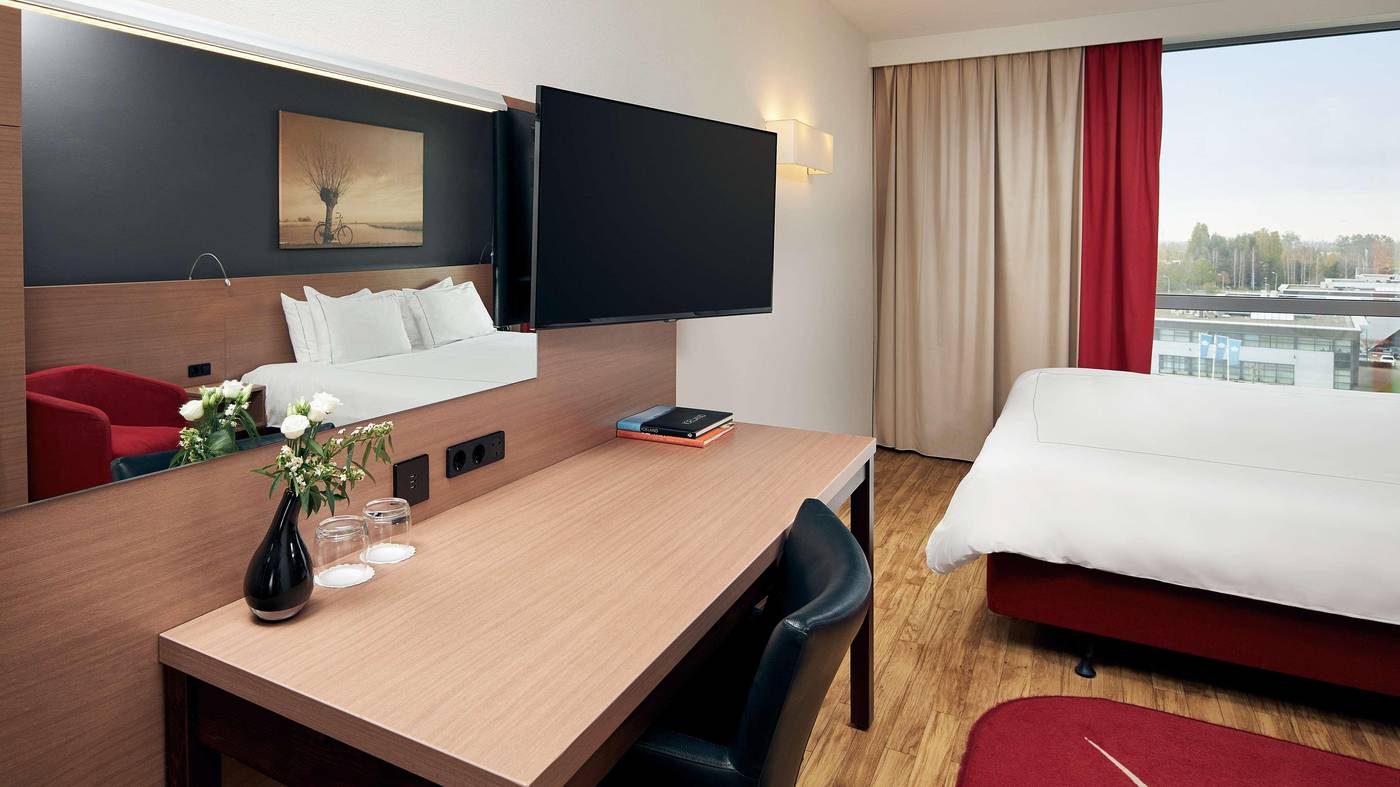 Park-Plaza-Amsterdam-Airport-Room-12