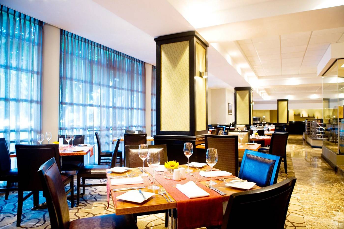 Southern-Sun-Cape-Town-Waterfront-Restaurant-28