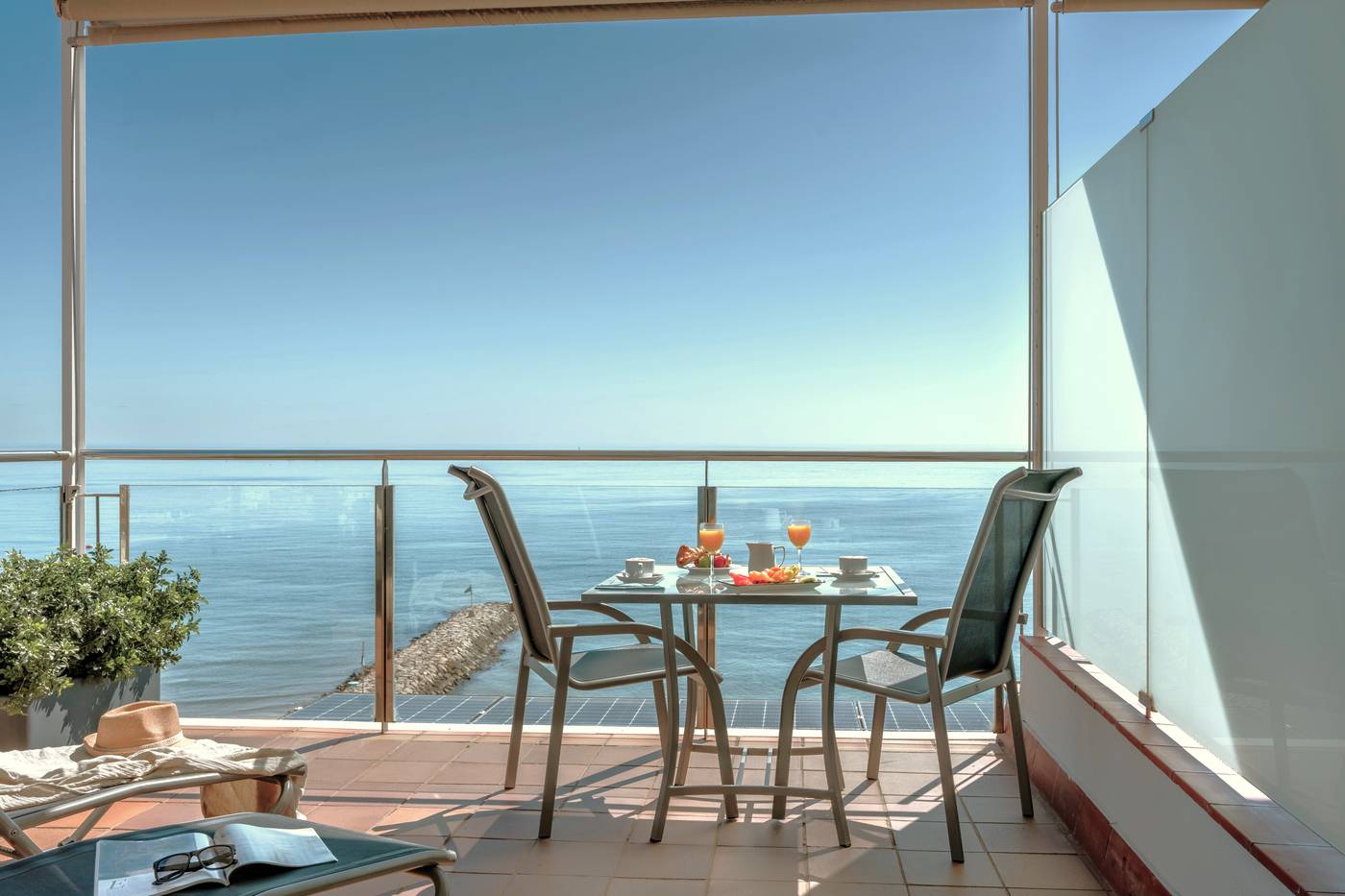 Calipolis-Hotel-Room-85