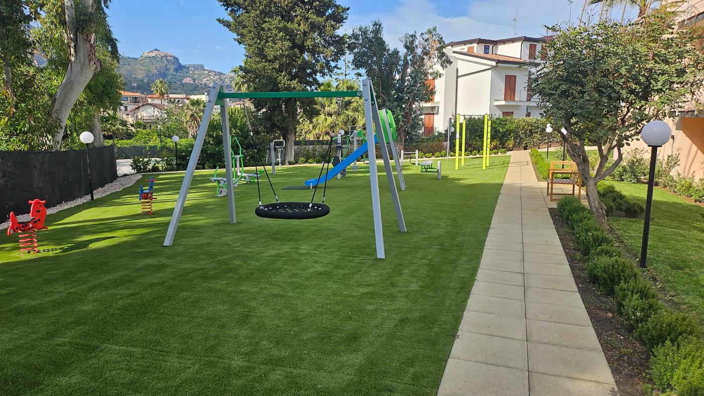 Residence-Villa-Giardini-Sports-and-Entertainment-22