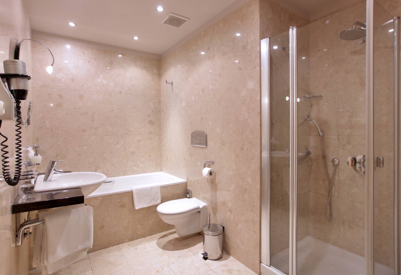 Absolutum-Wellness-Hotel-Room-32