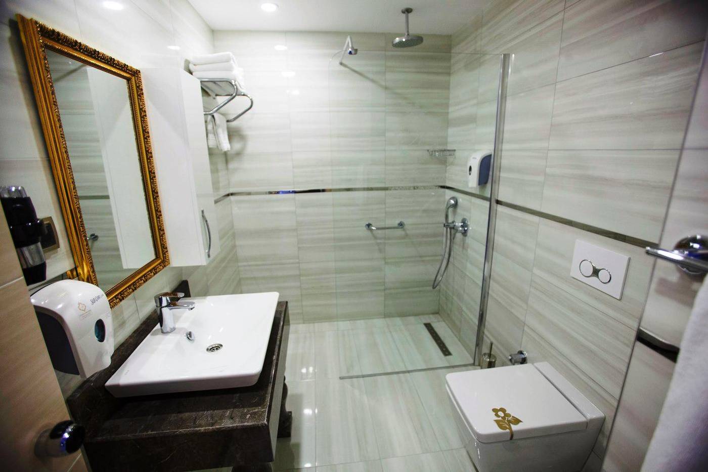 Azura-Deluxe-Resort---SPA-Hotel-Room-26