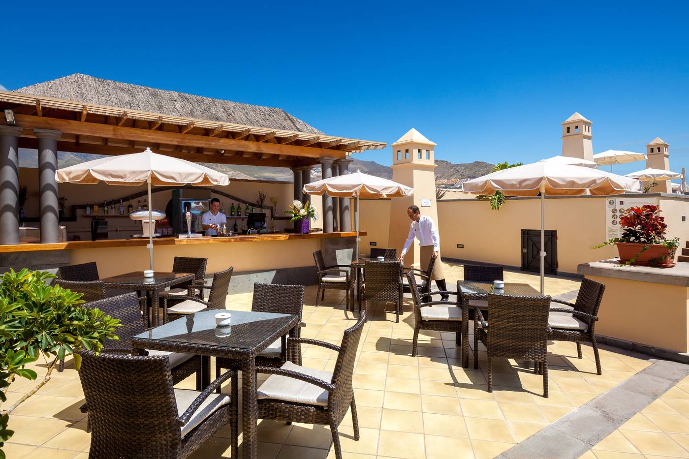 Hotel-GF-Gran-Costa-Adeje-Bar-11