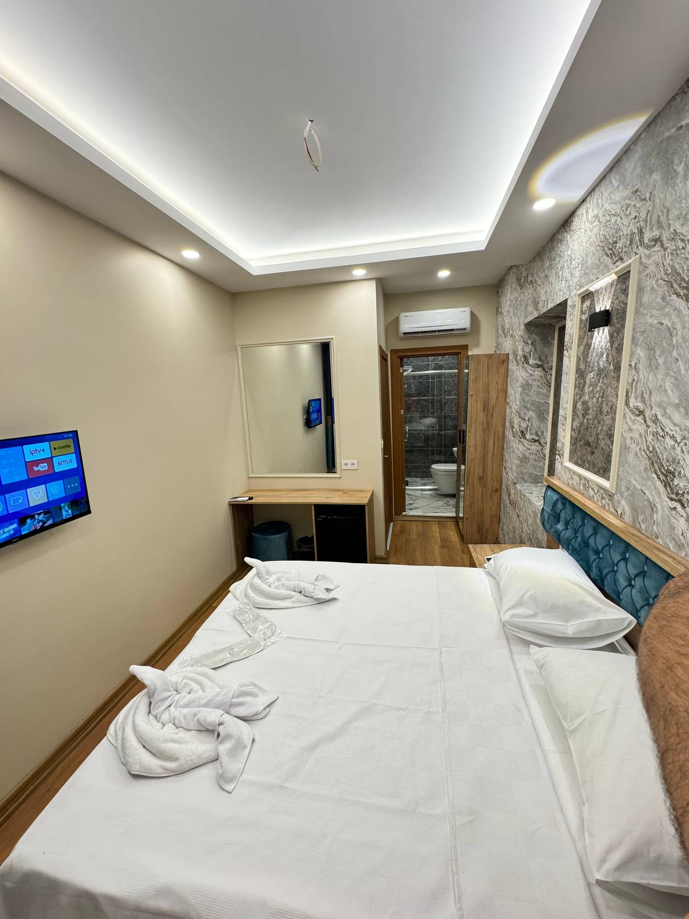 Riverside-Hotel-Room-19