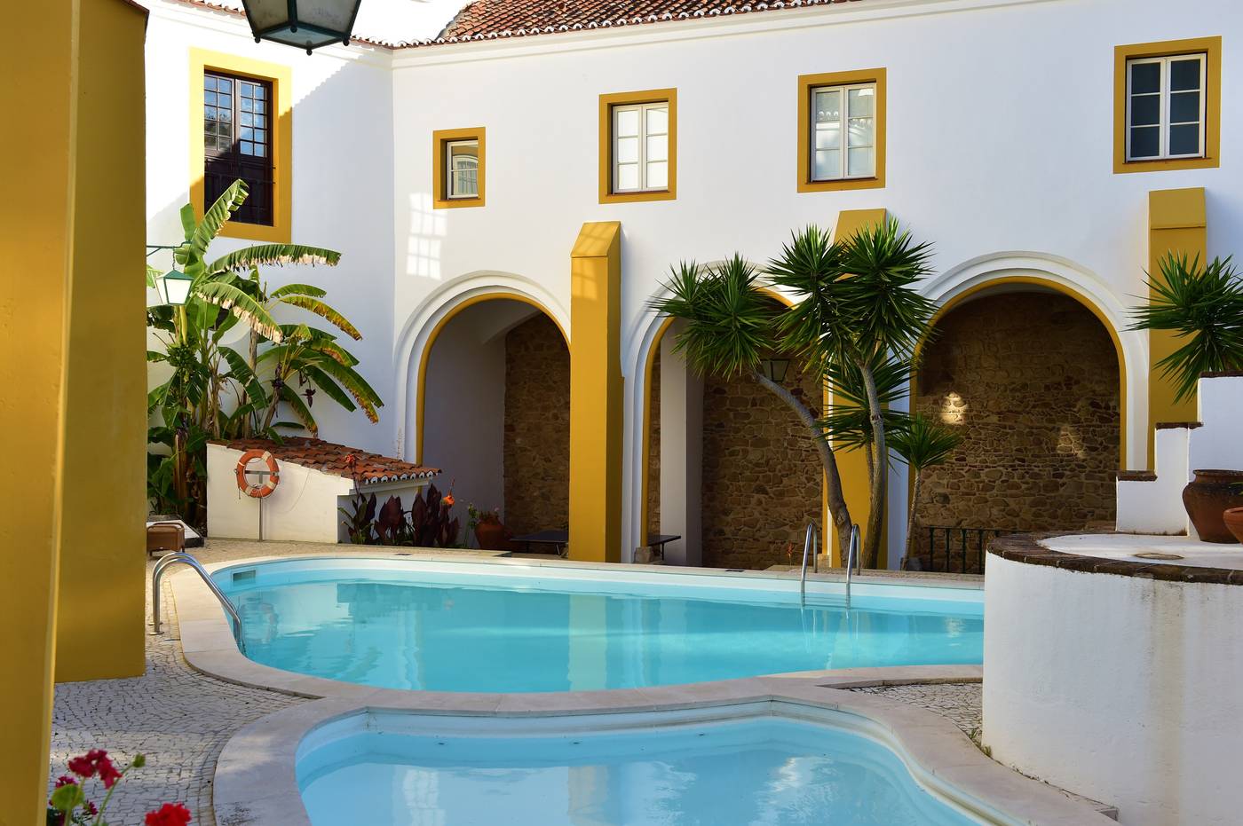 Pousada-Convento-de-Evora-Pool-30