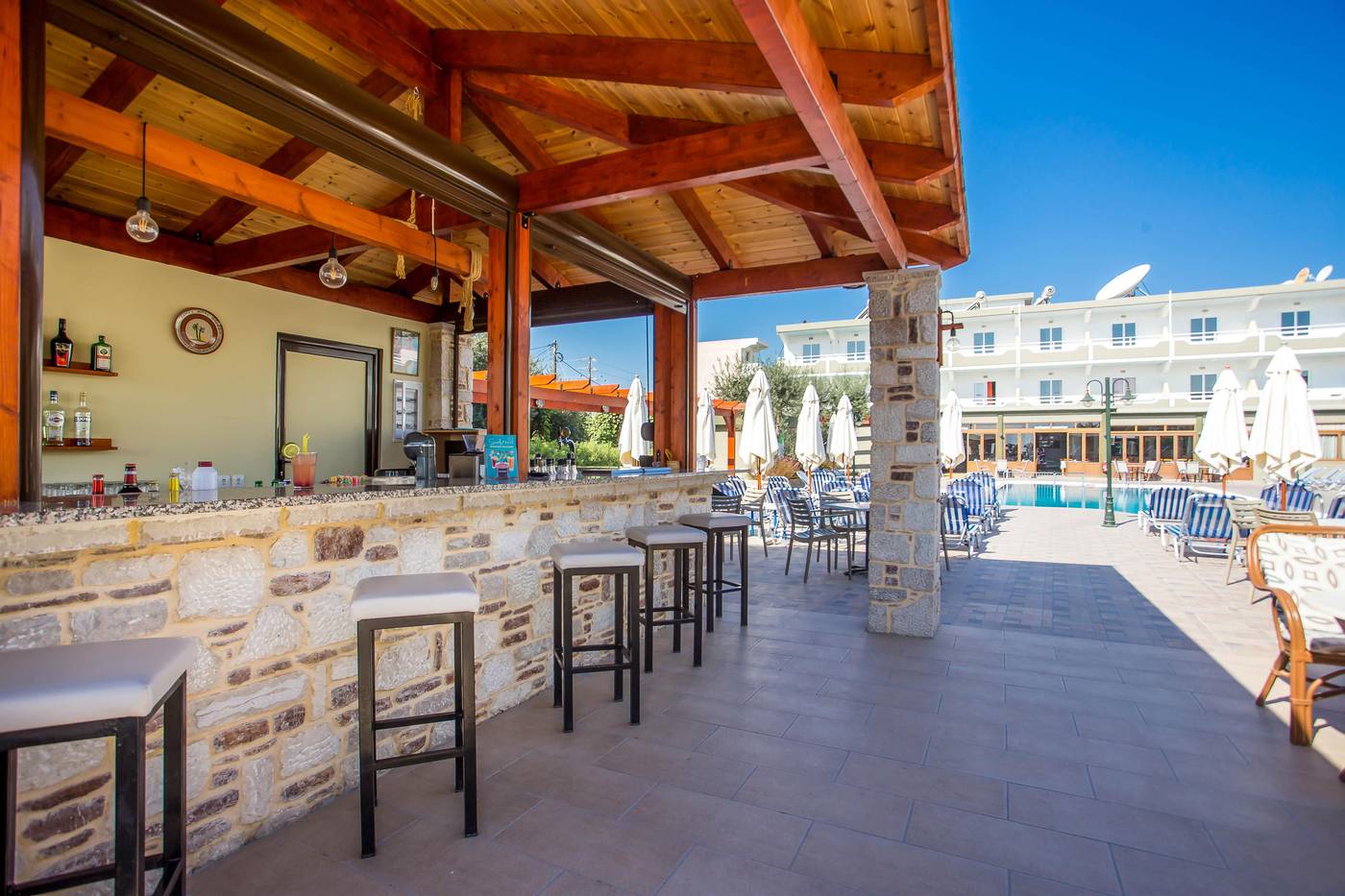 Georgia-Apartments-Bar-17