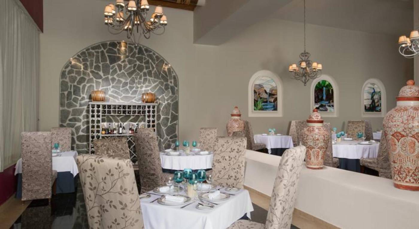 Grand-Oasis-Palm---All-Inclusive-Restaurant-23