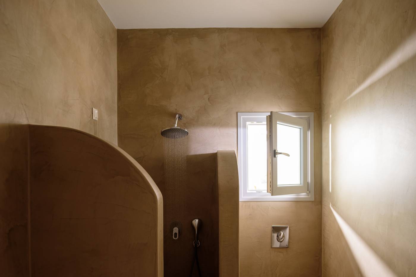 Aliter-Suites-Room-35