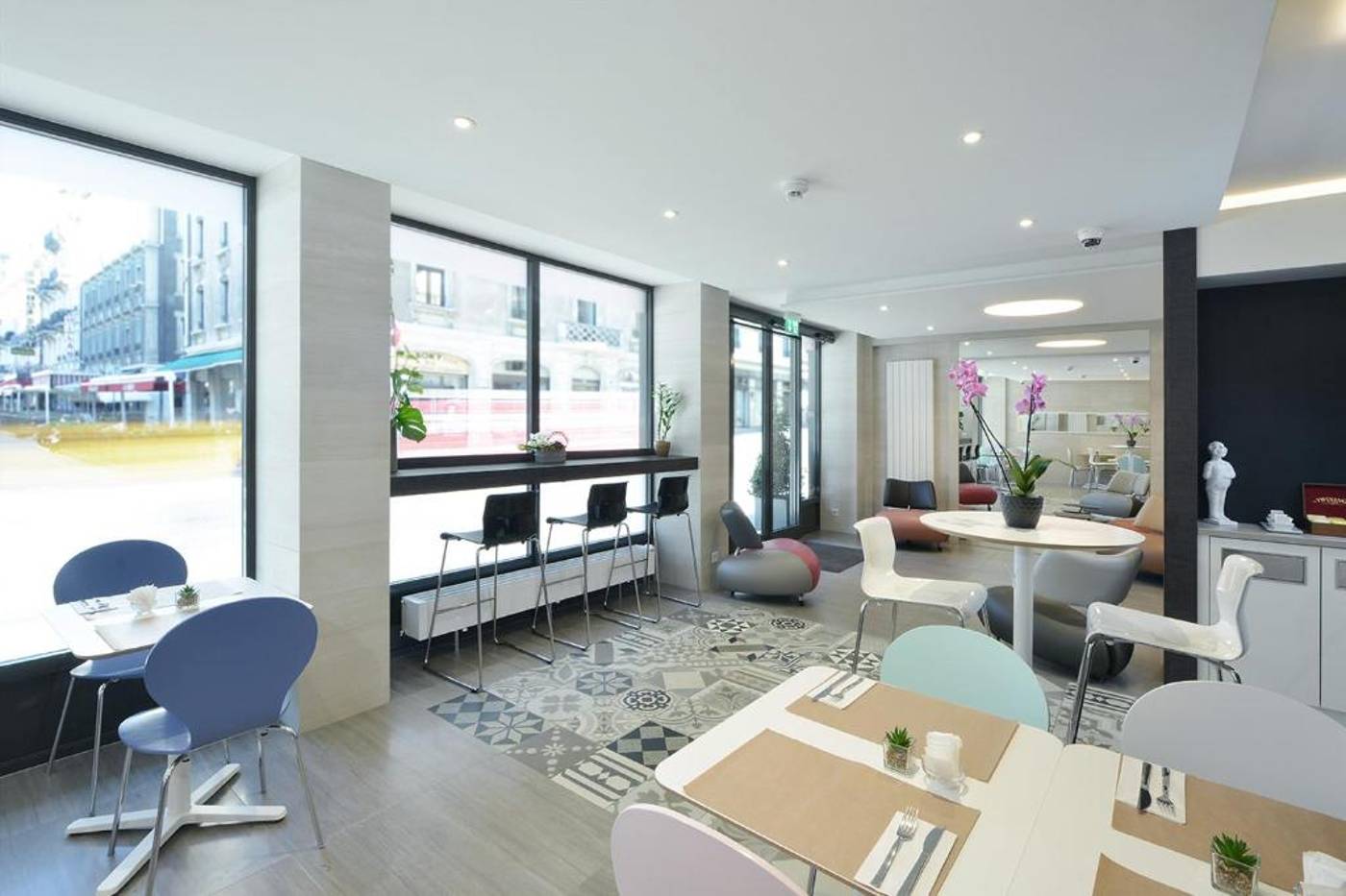 Des-Alpes-Geneva-Lobby-11