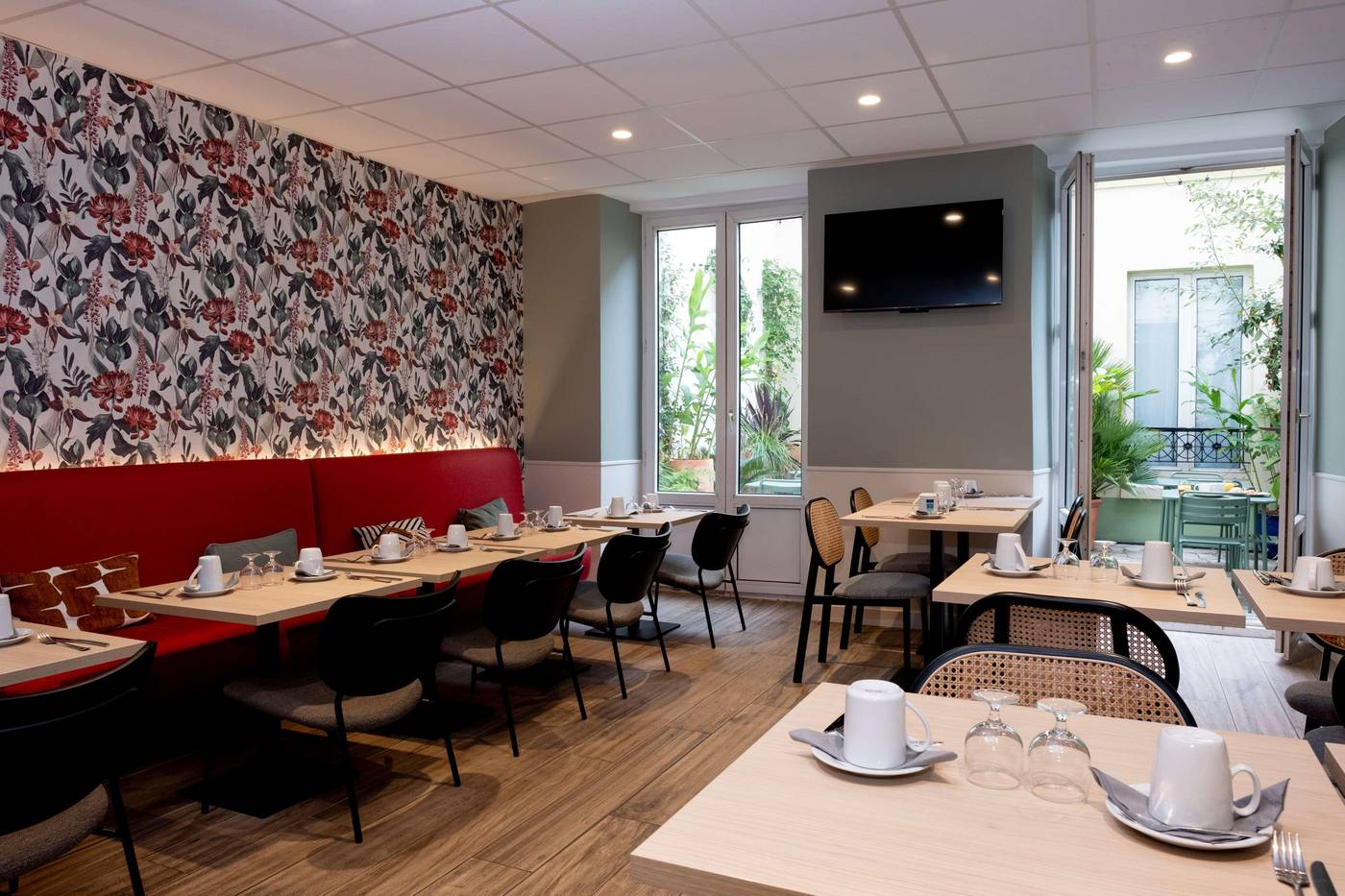 Kyriad-Par----s-10---Canal-Saint-Martin--R----publique-Restaurant-61