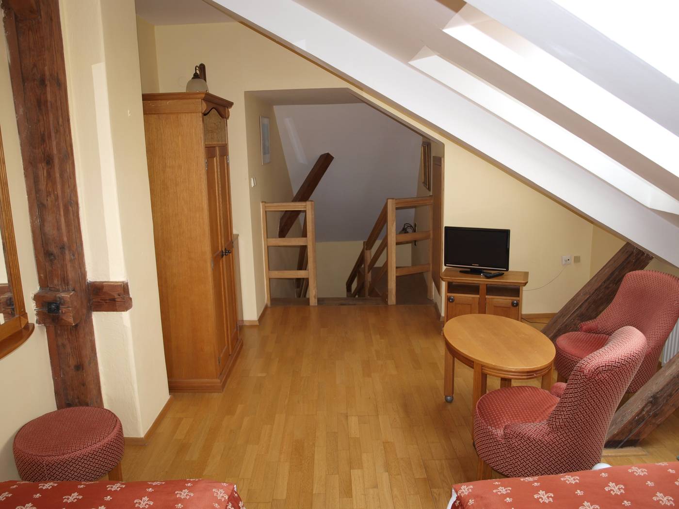 King-George-Hotel-Room-8