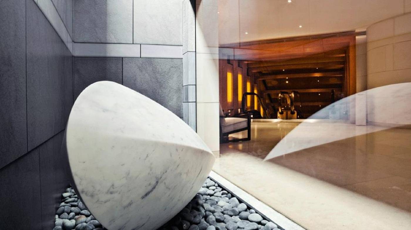 The-Upper-House-Hong-Kong-Lobby-22