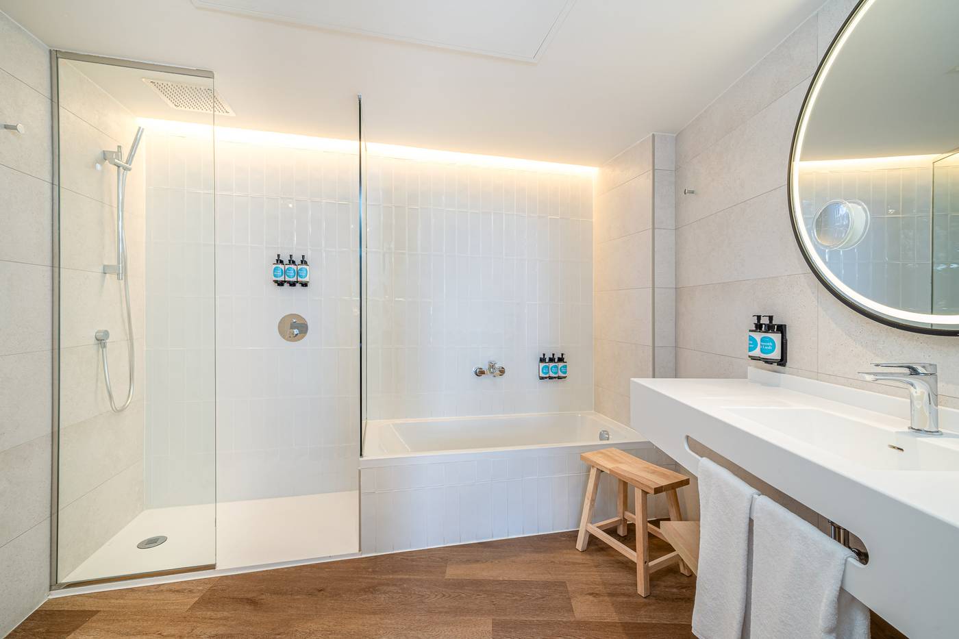 Mediterranean-Palace-Hotel-Room-20