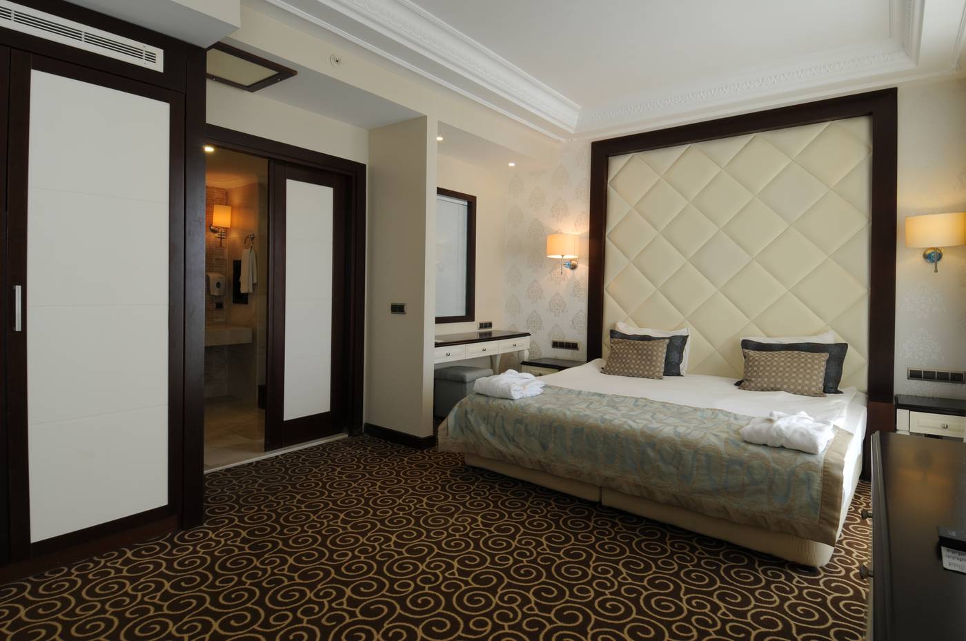 Goldcity-Hotel-Room-18