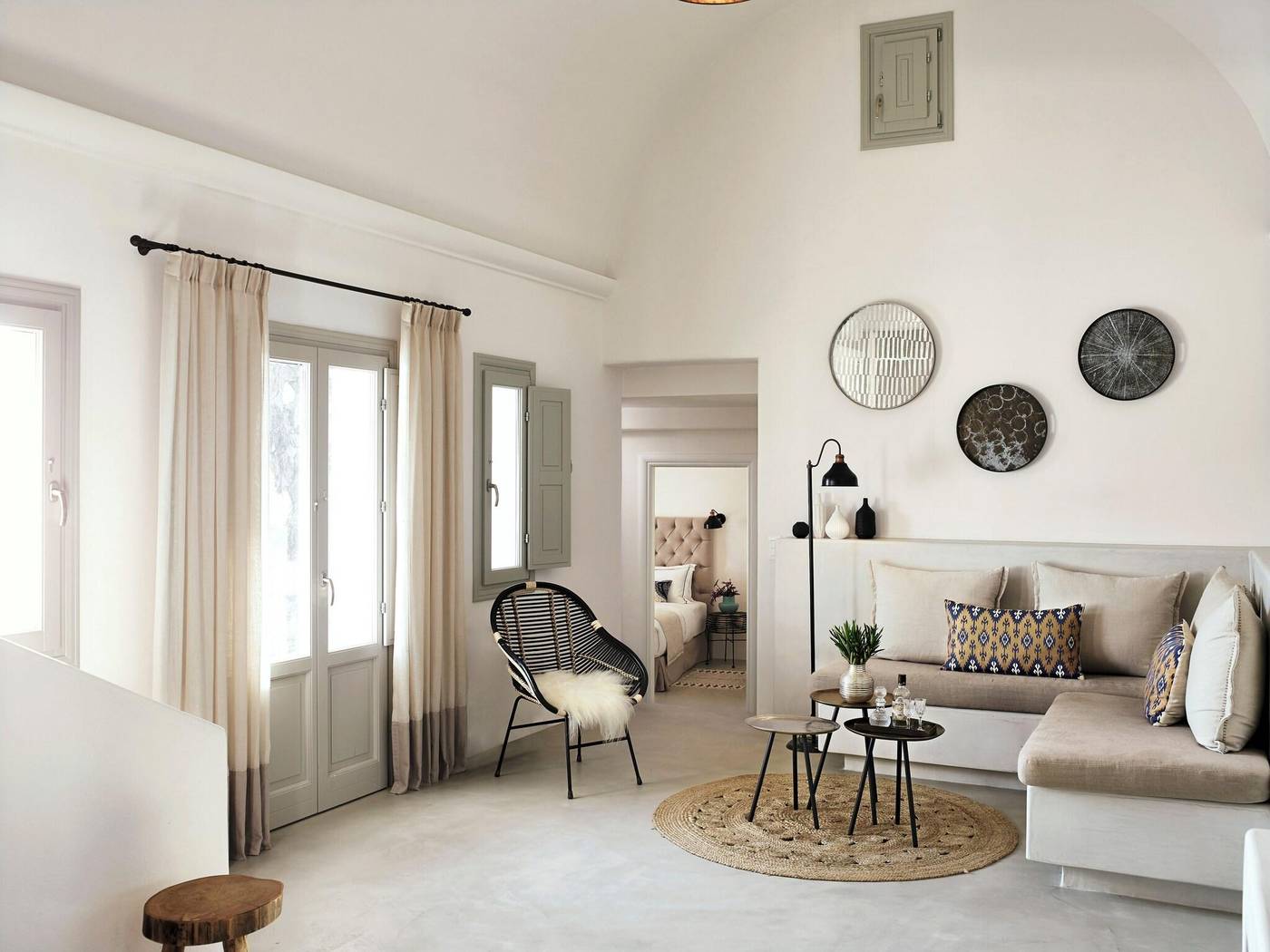 Santo-Maris-Oia--Luxury-Suites---Spa-Room-45