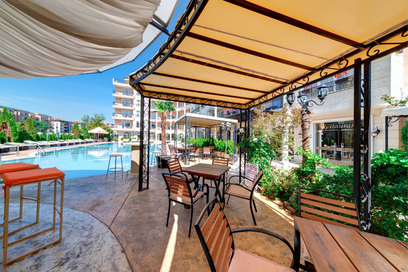 Avenue-Deluxe-Restaurant-8