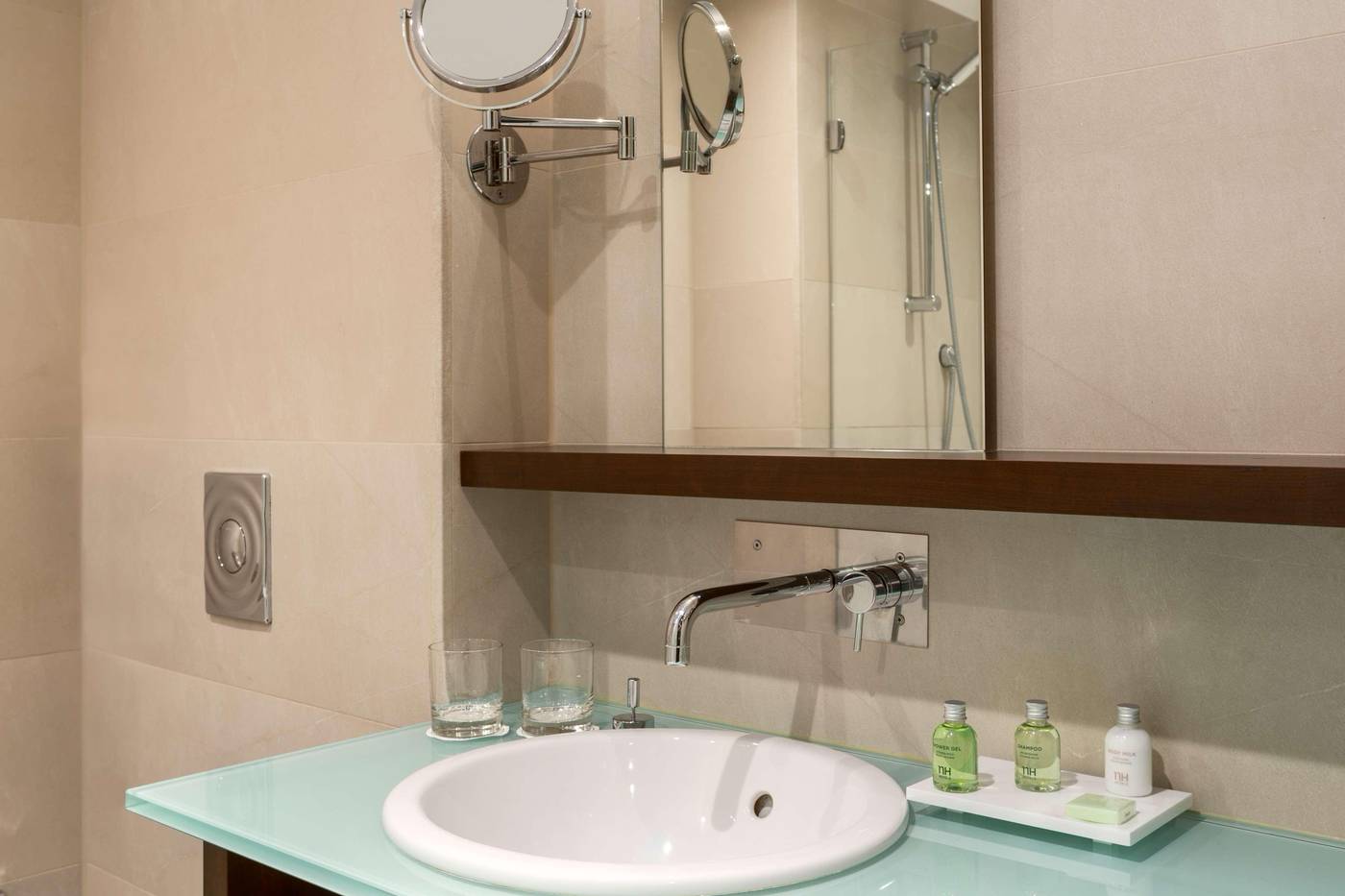 NH-Amsterdam-Schiphol-Airport-Room-35