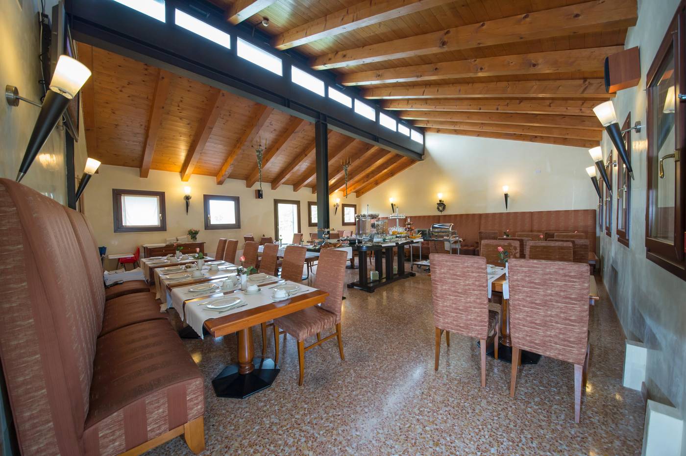 Venice-Resort-Airport-Hotel-Restaurant-33