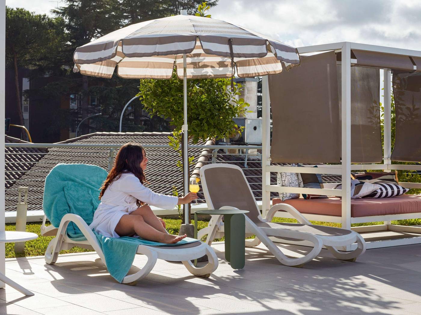 Aparthotel-Adagio-Rome-Vatican-Pool-41