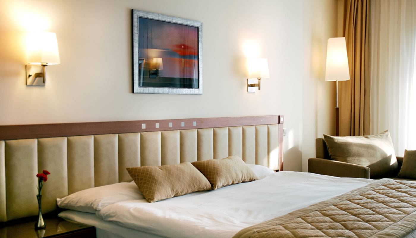 Korumar-Hotel-De-Luxe-Room-21