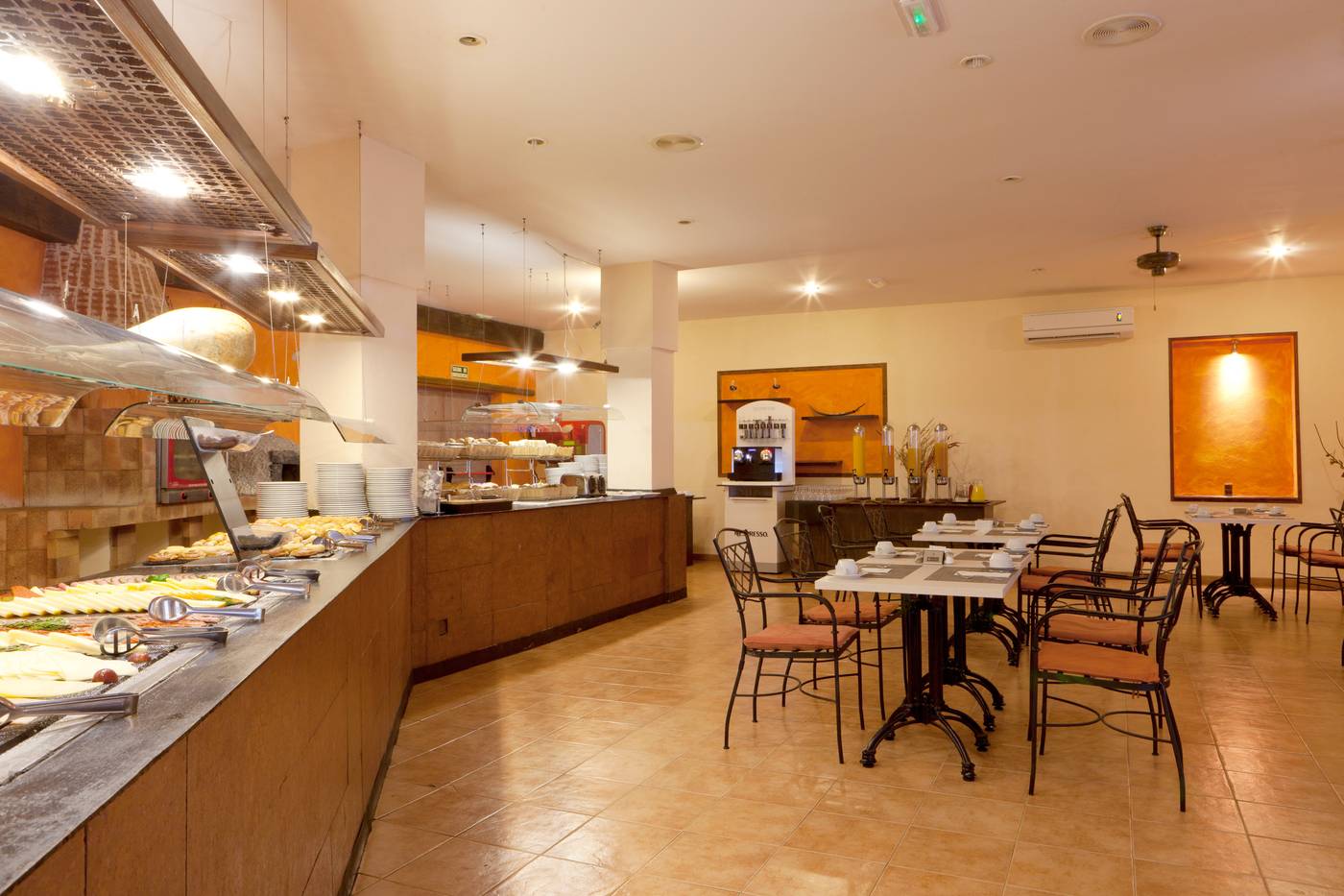Apartamentos-LIVVO-Coloradamar-Restaurant-64