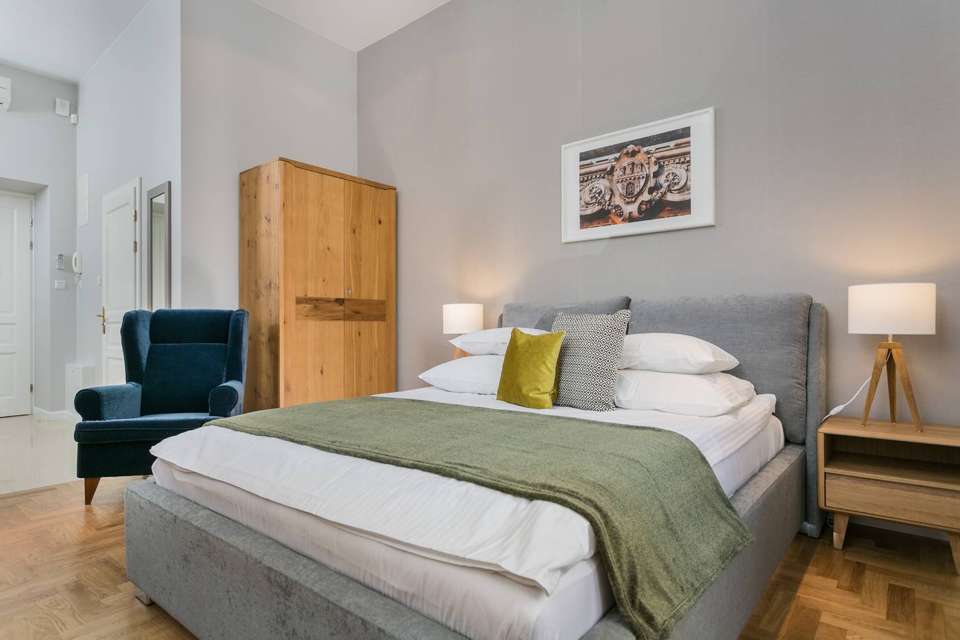 Venetian-House-Market-Square-Aparthotel-Room-29