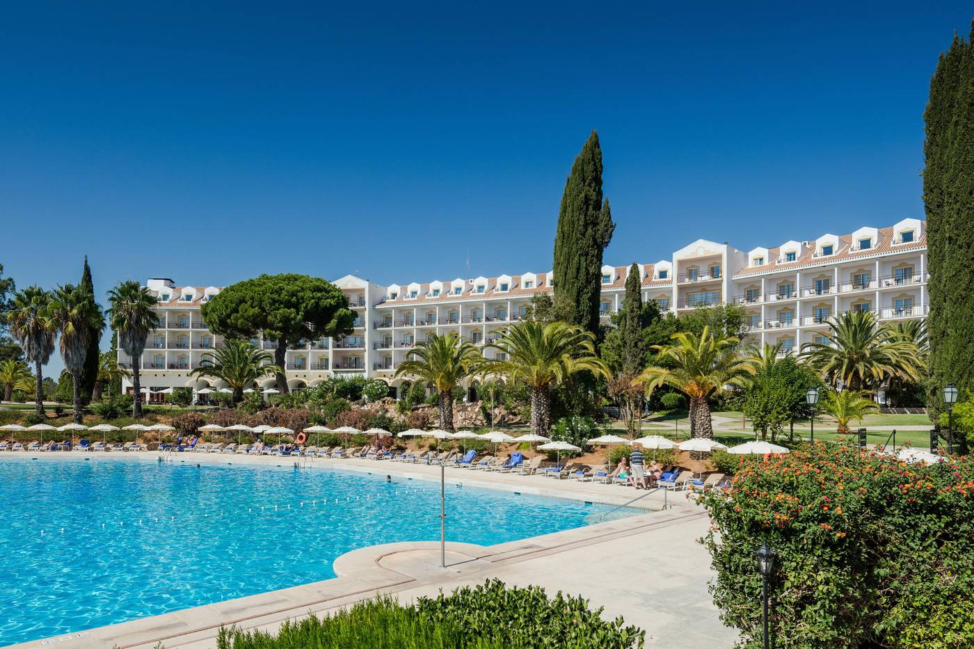 Le-Meridien-Penina-Golf---Resort-Pool-2
