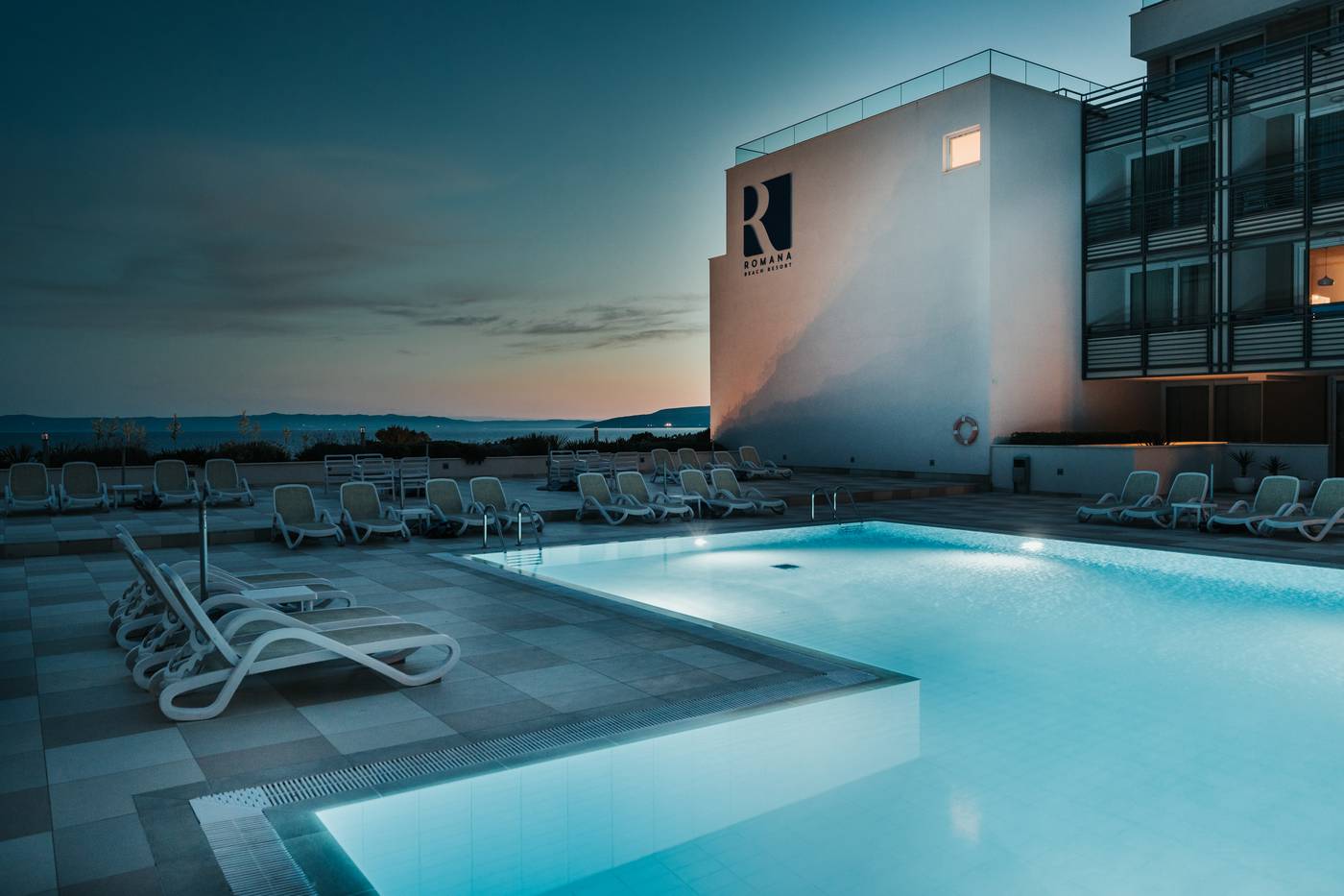 Romana-Beach-Apartments-Pool-2